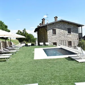 Cascina Belvedi , Clanezzo Italien